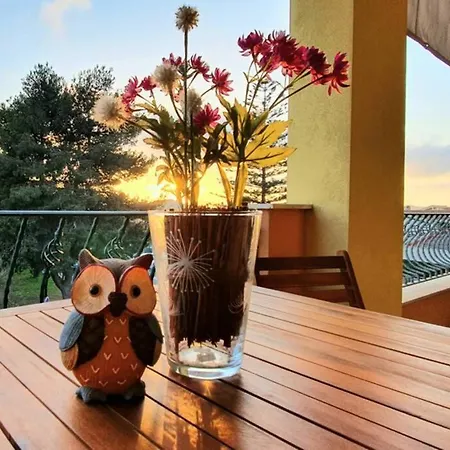 Modern Cozy Big Balcony Entire Apartment *